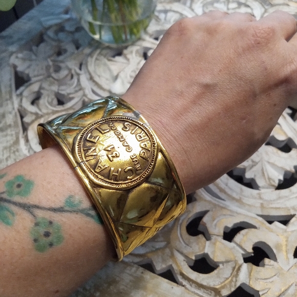 **SALE** Chanel  31 Rue Cambon Gold Cuff Bracelet - 100% Authentic - Picture 8 of 8